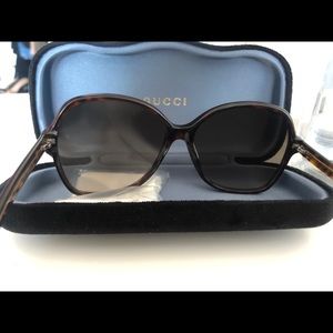 Authentic Tortoise Roung sunglasses with GG.